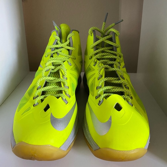 Men’s LeBron 10 Volt - Picture 5 of 7
